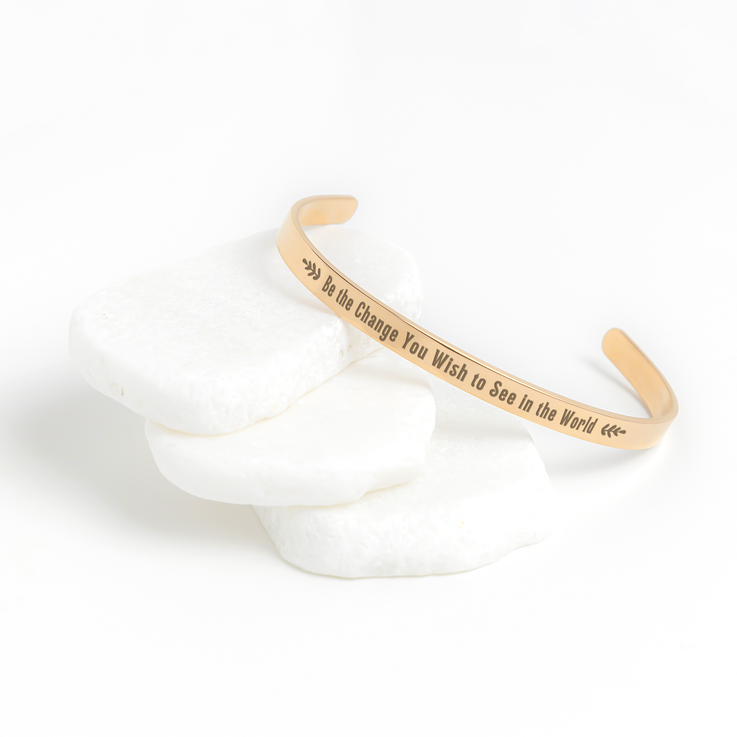 Be_The_Change_Bracelet_Rose_Gold_Lifestyle_02_Mockup.png