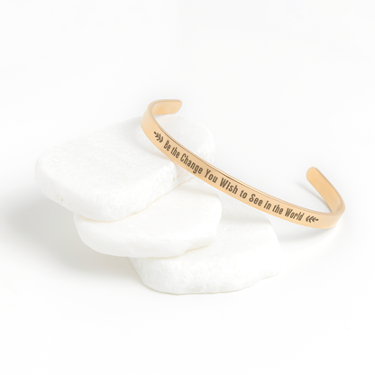 Be_The_Change_Bracelet_Rose_Gold_Lifestyle_02_Mockup.png
