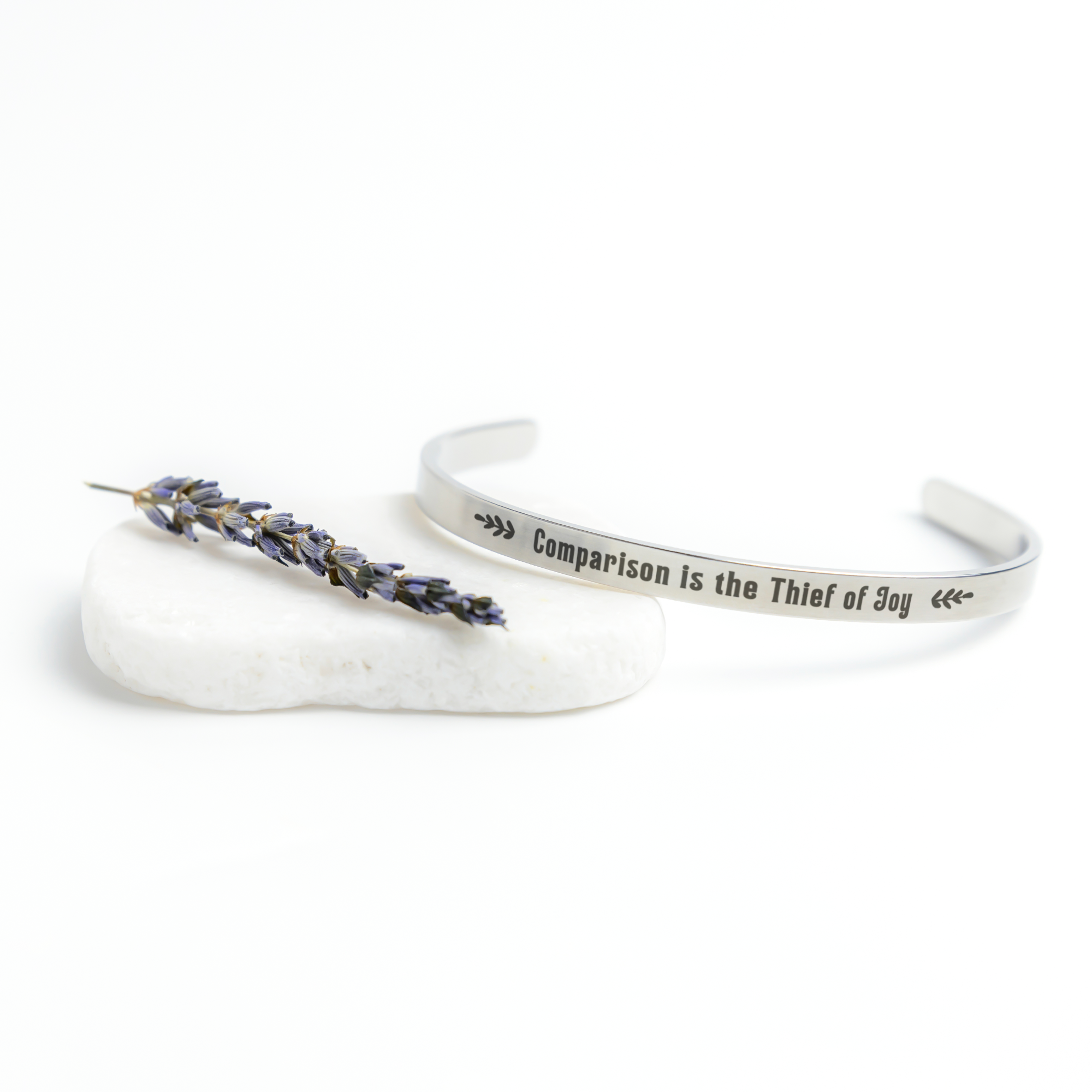 Comparison_is_the_Thief_of_Joy_Bracelet_Silver_Lifestyle_03_Mockup.png